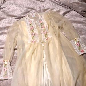 Vintage Peignoir set